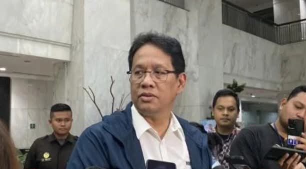 Purbaya saat Diwawancarai Media