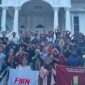 Foto Bersama Dua organisasi FMN cabang Kupang dan IMM Kupang Setelah usai diskusi publik.(Dok.FMN).