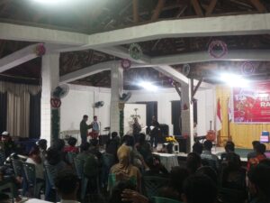 Suasana Closing Pleno IV DPP Front Mahasiswa Nasional (FMN) yang dirangkai melalui Panggung Rakyat.‎