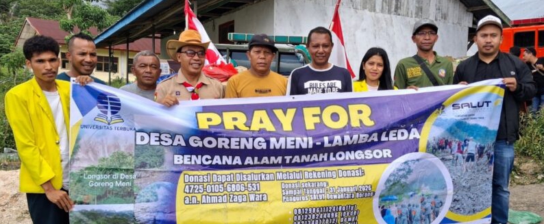 Penyerahan bantuan kepada pihak korban.Foto:Doc.Newsline/SRT 