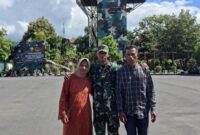 Prada Irawansyah, foto bersama kedua orangtuanya usai pelantikan.(Foto:Doc. Neswline/SRT)