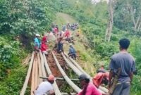 Jembatan Wae Wira Desa Tengku kecamatan Kuwus Barat Foto:Doc.FB Enok/SRT/