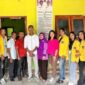 Mahasiswa Kelompok 28 UKAW Kupang bersama Kepala Desa dan Staf Desa Nitneo saat pemaparan program pengabdian masyarakat di Desa Nitneo, Kupang Barat, NTT.Foto:Doc.Kelompok 28/Okto/
