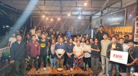 Foto bersama peserta dan para pemateri usai kegiatan Diskusi Publik FMN dan Dinas ESDM NTT  di Kedai Kopi DAPO SAN 17, 26 Februari 2026.
‎Foto: FMN Kupang.