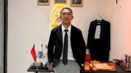 Florianus Aman, S.H. saat memberikan edukasi hukum kepada masyarakat, menegaskan pengacara hadir membela hak semua orang.