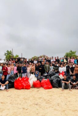 HPSN 2026: Donasi Sampahmu.id Pimpin Aksi Bersih Pantai Bersama UKM UM Kupang di Pantai Pasir Panjang