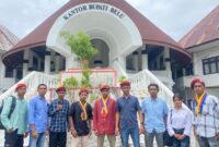 PMKRI Cabang Atambua berfoto bersama di depan Kantor Bupati Belu dalam agenda audiensi terkait kerusakan jalan di Lamaknen Selatan.Rabu (11/2/2026).Doc.Istimewa