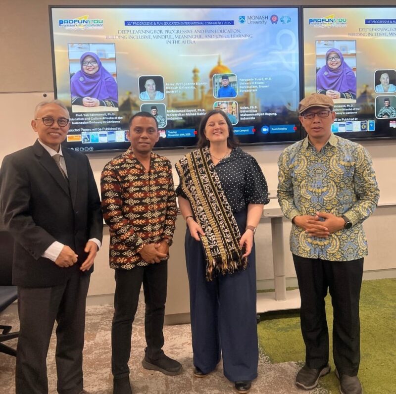 Akademisi dari Universitas Muhammadiyah Kupang (UM.Koe), Uslan, Ph.D., tampil sebagai salah satu narasumber kunci dalam konferensi internasional The 11th Progressive and Fun Education (ProfunEdu ke-11)