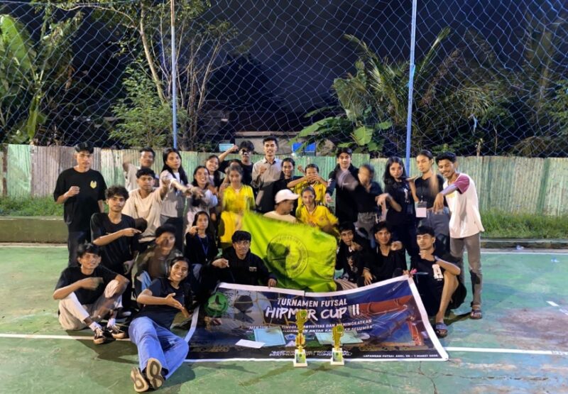 Sejumlah Badan Pengurus, Panitia Penyelenggara dan Tim Futsal Putra Seusai Turnament Berlangsung. Sumber Foto : (Bidang Media & Dokumentasi)