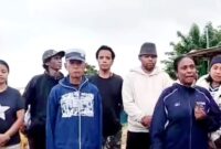 Warga eks Timor Timur menunjukkan lahan sengketa di Kabupaten Timor Tengah Selatan yang telah ditempati sejak 2003.Foto:Dok.Ist./
‎