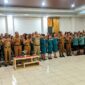 Bupati Kupang Yosef Lede bersama Wakil Bupati Aurum O. Titu Eki berfoto bersama usai melantik 24 Ketua TP PKK Kecamatan, menegaskan komitmen pemerintah daerah dalam memperkuat kolaborasi dan meningkatkan kesejahteraan keluarga. (Tim)
