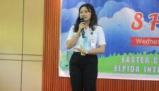 Wakil Bupati Kupang, Aurum Titu Eki, menyampaikan sambutan dalam Perayaan Paskah Elpida International School (EIS) 2026 di Aula EIS, Desa Mata Air, Kecamatan Kupang Tengah, Rabu (15/4/2026).  