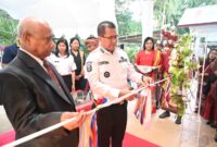 NEWSLINE.ID Bupati Kupang, Yosef Lede, meresmikan Gedung GPdI Karmel Tunfeu dengan pemotongan pita, Rabu (15/4).