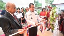 NEWSLINE.ID Bupati Kupang, Yosef Lede, meresmikan Gedung GPdI Karmel Tunfeu dengan pemotongan pita, Rabu (15/4).