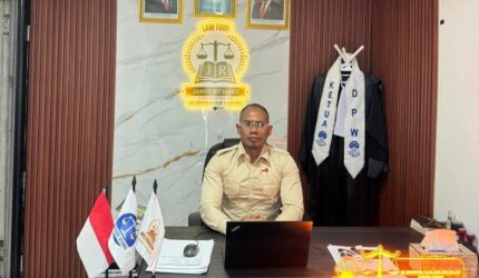 Advokat Rikhardus Ikun, S.H., M.H., C.MSP., C.NSP., C.LFS., C.CPr. bersama Law Firm James Richard And Partners Layangkan Somasi Terhadap Oknum yang Diduga Mengaku-ngaku sebagai Advokat. Sumber Dok: Istimewa.