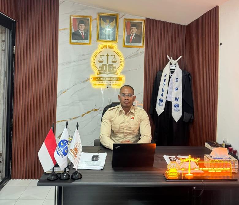 Advokat Rikhardus Ikun, S.H., M.H., C.MSP., C.NSP., C.LFS., C.CPr. bersama Law Firm James Richard And Partners Layangkan Somasi Terhadap Oknum yang Diduga Mengaku-ngaku sebagai Advokat. Sumber Dok: Istimewa.
