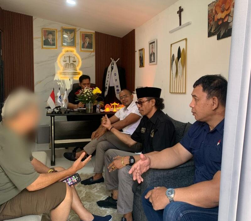 Seorang WNA yang menunjuk Firma Hukum James Richard & Partners untuk mengawal transaksi penjualan kendaraan bermotor. Sumber Dok: Istimewa.