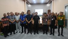 Bupati Kupang Yosef Lede bersama jajaran Pemkab Kupang saat peluncuran inovasi Kampung Taat Pajak di Kantor Bupati Kupang, Kamis (23/4/2026).