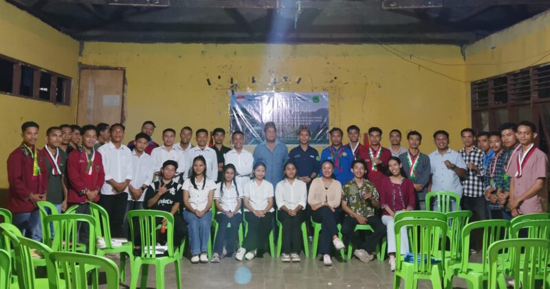 Foto bersama peserta LKTD dengan pembina, badan pengurus serta tamu undangan usai seremonial. Sumber dok: Yohanes.