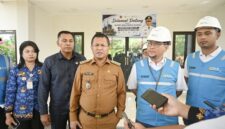 Bupati Kupang Yosef Lede bersama jajaran pemerintah daerah dan perwakilan PLN saat kunjungan kerja ke PLTMG Kupang I di Desa Lifuleo, Kecamatan Kupang Barat, Senin (27/4/2026).