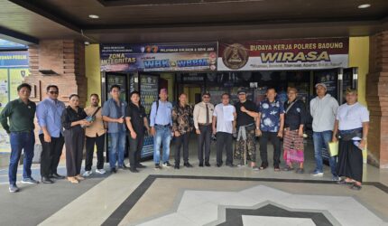 kuasa hukum dari Law Firm James Richard & Partners resmi membuat laporan polisi ke Polres Badung. Sumber Dok: Adv Florianus.