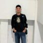 Febri Bintara berpose mengenakan jaket hitam. Fenomena mahasiswa mengidealkan PNS disebut cerminan rapuhnya ekonomi dan pendidikan. Dok. Ist.