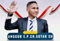 Angur Etaria Putra C.N. Sutar, S.H., putra Labuan Bajo yang dikenal dengan kepemimpinan sederhana dan berorientasi kerja nyata.  