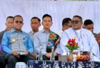 Wapres Gibran Rakabuming Raka bersama tokoh agama dan Gubernur NTT saat membuka Festival Paskah di Bundaran Tirosa, Kupang, NTT, 6 Februari 2026. Dok. Ist.