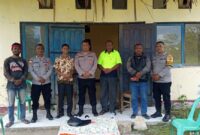 Foto bersama Kapolsek Raimanuk beserta jajaran, Kepala Dusun Oekofu, tokoh masyarakat, dan Kepala Sekolah SMAK St.Agustinus Raimanuk Usai pertemuan,Rabu(8/04 /2026).Foto:Dok.Deni/
‎