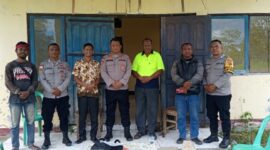 Foto bersama Kapolsek Raimanuk beserta jajaran, Kepala Dusun Oekofu, tokoh masyarakat, dan Kepala Sekolah SMAK St.Agustinus Raimanuk Usai pertemuan,Rabu(8/04 /2026).Foto:Dok.Deni/
‎