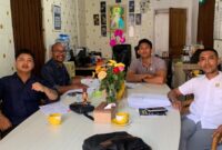 Foto bersama Tim kuasa hukum di kantor Firma Hukum James Richard & Partners.Foto:Dok.advokad Tian/