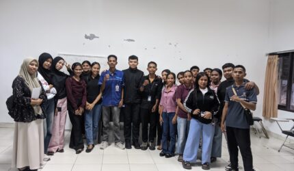 Humas Donasi Sampahmu.id gelar pelatihan jurnalistik yang dimentori oleh jurnalis Newsline.id NTT (Sumber Dok: Tim Humas donasi)