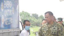 Wakil Panglima bersama jajaran TNI meninjau langsung operasional dapur dan kebersihan fasilitas di SPPG Wanajaya 4, Senin (4/5/2026). Foto:Dok.Anselmus Talo S.H.,/