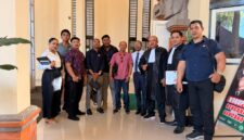 Tim kuasa hukum dari Kantor Law Firm James Richard and Partners menghadiri persidangan terdakwa di Pengadilan Negeri Denpasar. (Sumber Dok: Adv Florianus).
