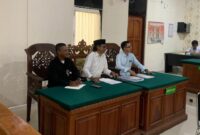 Tim Kuasa Hukum Penggugat dari Kantor Hukum James Richard Law Firm and Partners dalam sidang gugatan Perbuatan Melawan Hukum [PMH] di Pengadilan Negeri Denpasar. Sumber Foto Dok: Adv Florianus.