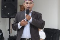 Praktisi hukum sekaligus advokat Stanislaus Tanje, S.H., C.MSP., C. NSP., yang merupakan putra daerah asal desa terjadinya tragedi. Sumber Foto: Adv Florianus.