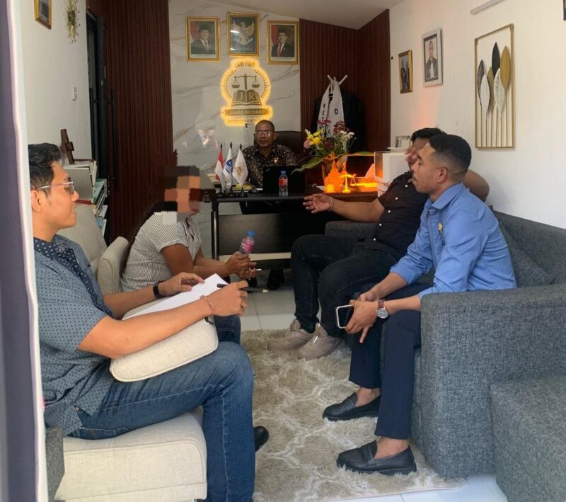 Florianus Aman, S.H., dari Law Firm James Richard & Partners, secara resmi melayangkan somasi kepada seorang oknum kontraktor yang diduga melakukan pelanggaran terhadap perjanjian kontrak kerja dalam proyek pembangunan villa di kawasan Umalas, Kabupaten Badung, Bali. (Sumber Dok: Adv Florianus).
