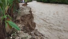 Kondisi jalan penghubung antara Dusun Uluklubuk dan Desa Weoe, Kecamatan Wewiku, Kabupaten Malaka.Foto:Dok.hironimus/