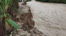 Kondisi jalan penghubung antara Dusun Uluklubuk dan Desa Weoe, Kecamatan Wewiku, Kabupaten Malaka.Foto:Dok.hironimus/