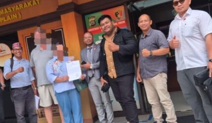 Law Firm James Richard and Partners bersama klien WNA dan WNI berfoto usai pelaksanaan mediasi yang difasilitasi oleh Penyidik Subdit 1 Unit 5 Ditreskrimum Polda Bali terkait perkara dugaan tindak pidana penipuan dan penggelapan.