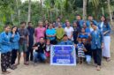 Warga Dusun 4 RT 14 Desa Nekmese Dilatih Mengolah Pisang Menjadi Anggur Pisang, Program Unggulan Kelompok 4 KKN Desa Binaan Unwira Kupang.(Sumber foto dok: Aldo)