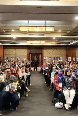 ‎Perserikatan Solidaritas Perempuan Menggugat UU Cipta Kerja:Lawan Perampasan Ruang Hidup dan Eksploitasi 