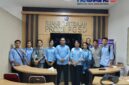 Foto bersama Mahasiswa dengan Kaprodi PGSD Usai Audensi di Ruang Pertemuan PGSD, Kampus UMKoe, Rabu (21/10/2026). Foto: Dok. Bule/